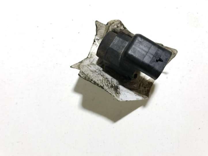 Nissan Qashqai (2006 - 2010)  2310071114 Кронштейн заднего датчика парковки (PDC)