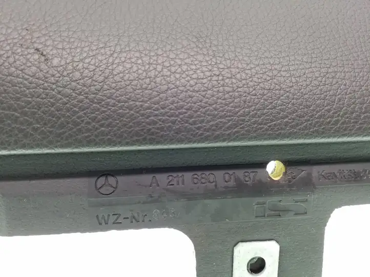 Mercedes-Benz E W211 (2002 - 2009) A2116800187 Нижняя отделка панели приборов — фото 5