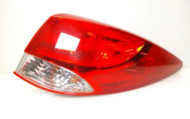 Hyundai ix35 (2013 - 2019) R924022S0 Задний фонарь в кузове — фото 3