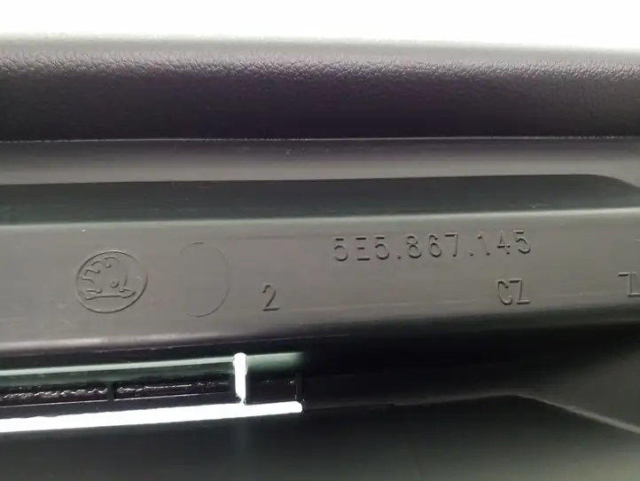 Skoda Octavia Mk3 (5E) (2013 - 2019) 5E5867145 Прочие детали салона — фото 3
