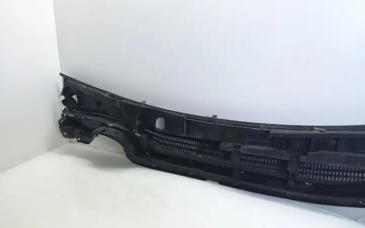 Toyota Prius+ (ZVW40) (2011 - 2018) 5570847190 Жабо стеклоочистителей — фото 2