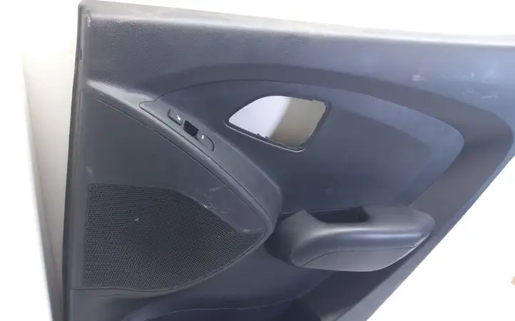 Hyundai ix35 (2013 - 2019) 935802S6109P Обшивка задней двери — фото 4