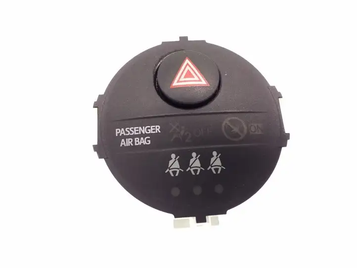 Toyota Yaris (2009 - 2012) 839500D050 Включатель аварийных фонарей — фото 1