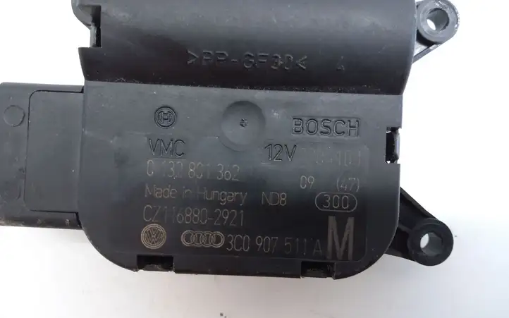 Volkswagen PASSAT B6 (2005 - 2010) 0132801362 Двигатель задвижки потока воздуха — фото 4