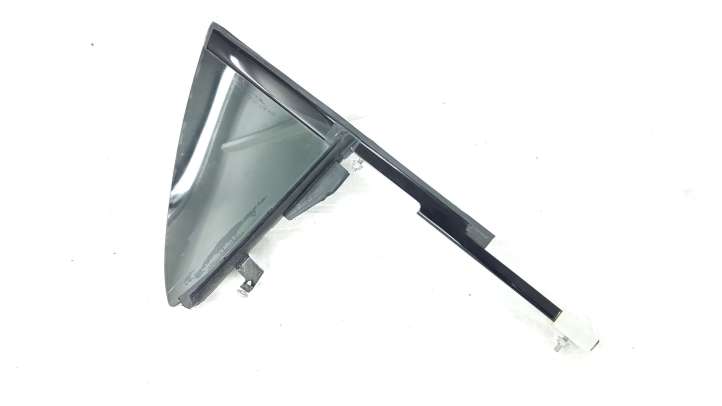 Mercedes-Benz CLA  C117,X117,W117 (2013 - 2019)  A1177300218 Маленькое стекло 