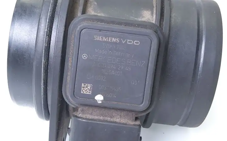 Mercedes-Benz B-class W245 (2008 - 2011) A0000942948 Датчик массового расхода воздуха — фото 2