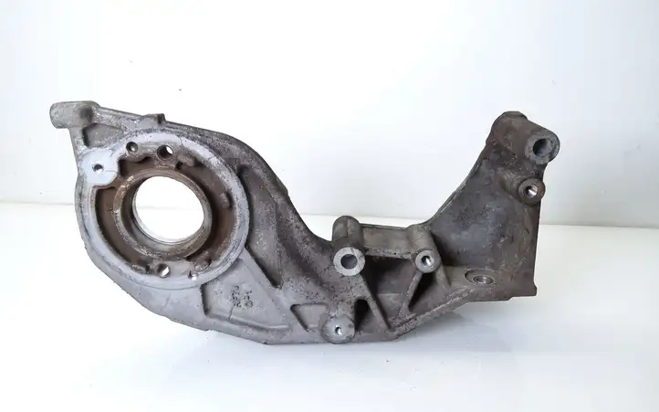 Mazda 5 (2005 - 2010) Прочие детали моторного отсека — фото 3