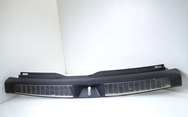Toyota Avensis T250 (2006 - 2009) 583870509 Отделка порога багажника — фото 1