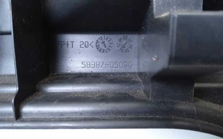 Toyota Avensis T250 (2006 - 2009) 583870509 Отделка порога багажника — фото 2