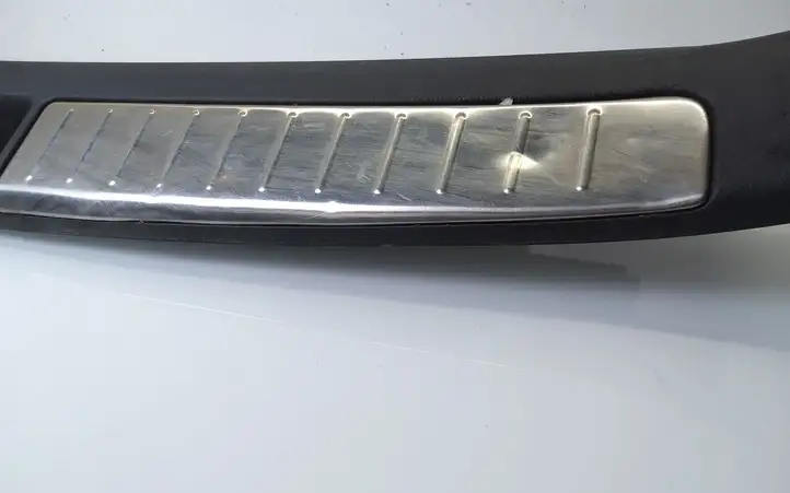 Toyota Avensis T250 (2006 - 2009) 583870509 Отделка порога багажника — фото 4