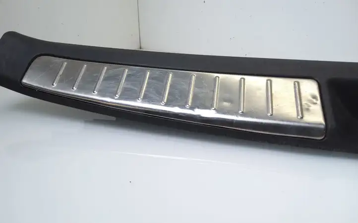 Toyota Avensis T250 (2006 - 2009) 583870509 Отделка порога багажника — фото 5