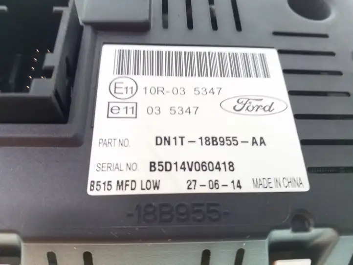 Ford Fiesta (2013 - 2017) DN1T18B955AA Часы — фото 4