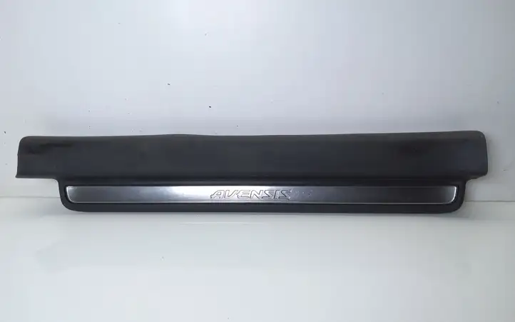Toyota Avensis T250 (2006 - 2009) 6791305050 Внутренняя отделка переднего порога — фото 1