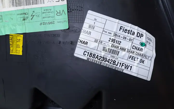 Ford Fiesta (2013 - 2017) C1BBA23942BJ Обшивка передней двери — фото 4