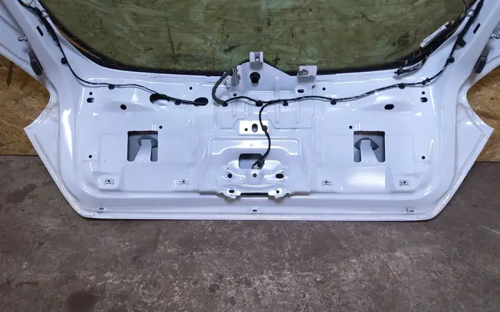 Ford Focus (2015 - 2019) Крышка багажника — фото 4