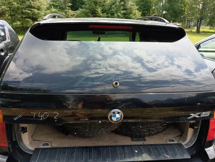 BMW X5 E53 Открывающееся стекло крышки багажника — фото 1