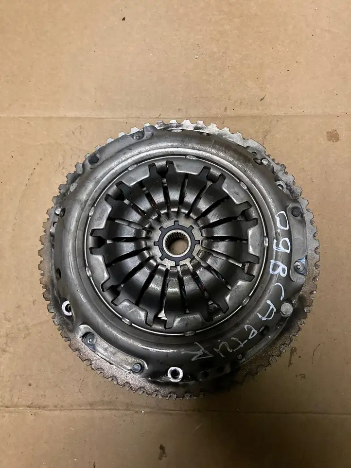 Renault Captur (2013 - 2020) 123117787R Маховик двигателя — фото 1