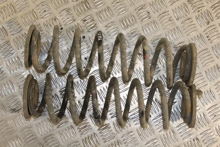 Skoda Yeti (2009 - 2012)   Пружина