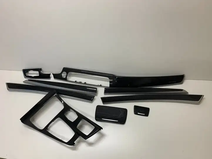 BMW 5 F10 F11    Декоративная планка