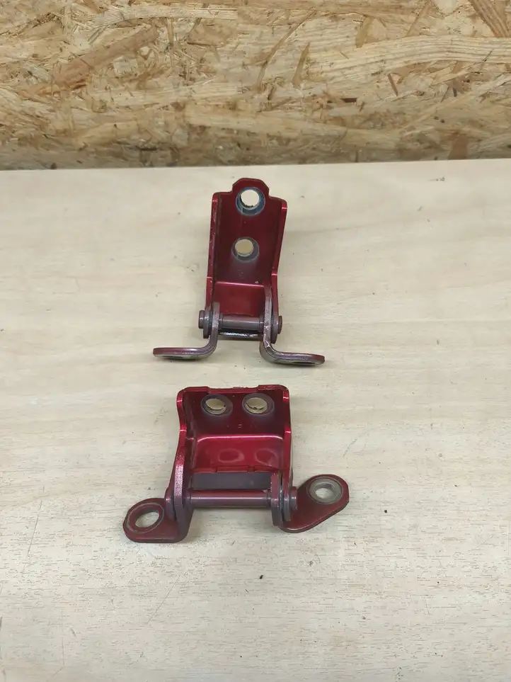 Honda HR-V (2021 - )   Верхняя петля задней двери