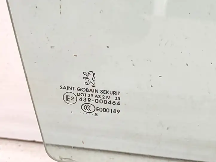 Peugeot 206 (1998 - 2012)  43R000464 Основное стекло передних дверей (двухдверного автомобиля)