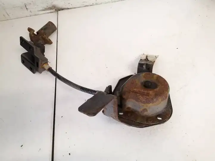 Land Rover Discovery Sport (2014 - 2019)  fk7225729aa Крепежный винт (запасное колесо)