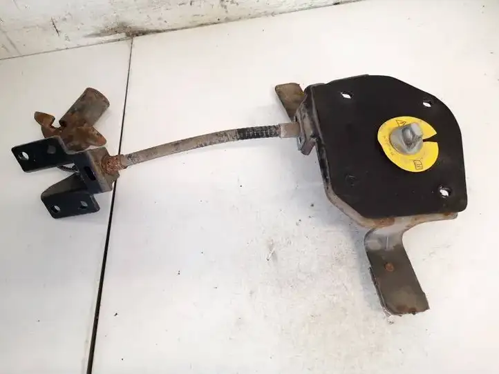 Land Rover Discovery Sport (2014 - 2019)  fk7225729aa Крепежный винт (запасное колесо)