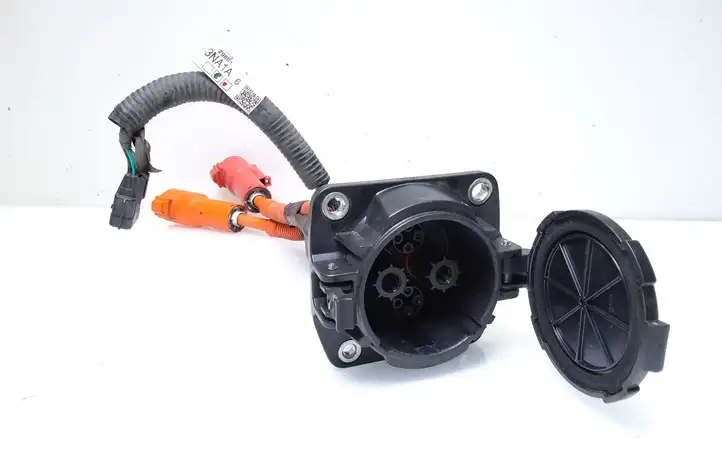 Nissan Leaf I (ZE0) (2010 - 2017) 96B13NA1A Зарядный разъем электромобиля — фото 1