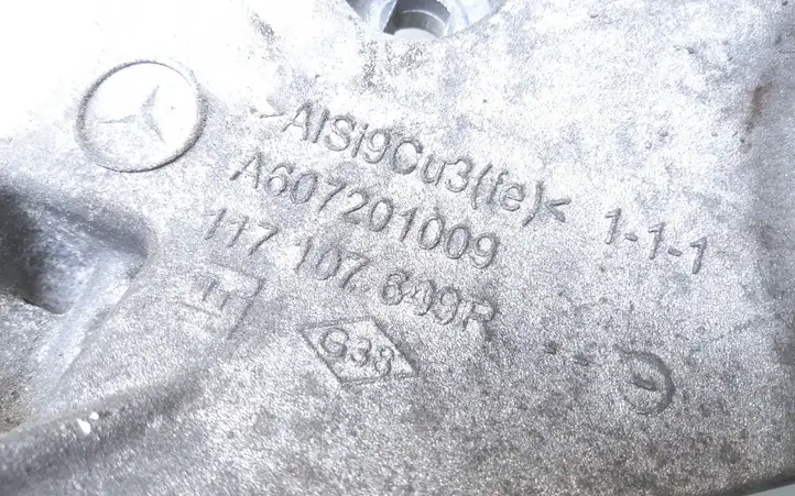 Mercedes-Benz A W176 (2012 - 2018) A607201009 Кронштейн генератора — фото 2