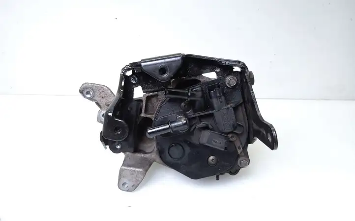 Ford Focus (2011 - 2015) AV6Q9180CA Кронштейн топливного фильтра — фото 1