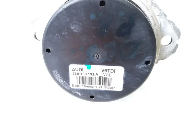 Volkswagen Touareg I (2002 - 2010) 7L8199131A Опора двигателя — фото 2
