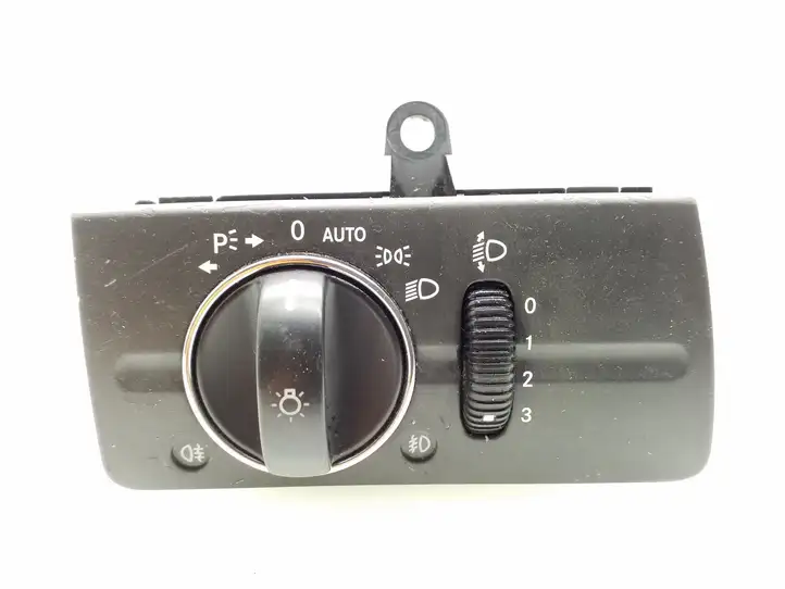 Mercedes-Benz E W211 (2002 - 2009) A2115450304 Включатель фонарей — фото 1