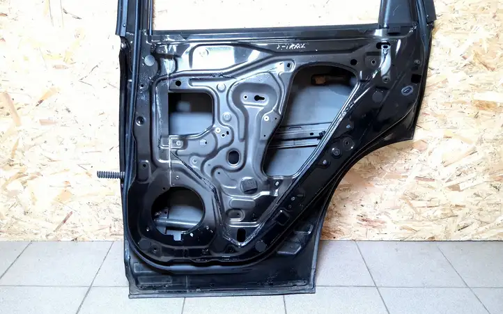 Nissan X-Trail T31 (2007 - 2014) Задняя дверь — фото 4