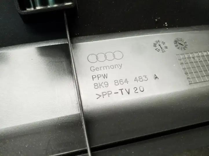 Audi A4 S4 B8 8K (2007 - 2011) 8K9864483A Отделка порога багажника — фото 5