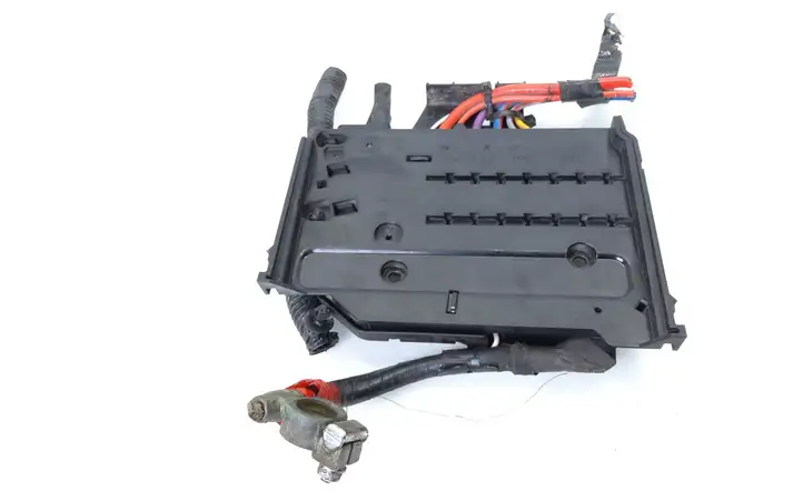Ford Focus (2011 - 2015) AV6T14A067BB Плюсовой провод аккумулятора — фото 4