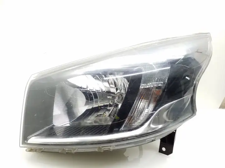 Opel Vivaro (2014 - 2018) 93867962 Передняя фара — фото 1
