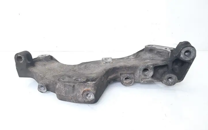 Renault Trafic II (X83) (2002 - 2014) 8200399938 Кронштейн генератора — фото 3