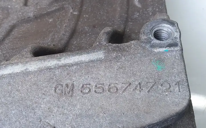 Opel Insignia A (2008 - 2017) 55574721 Кронштейн топливного насоса — фото 4