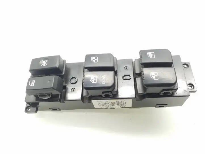Hyundai Santa Fe (2005 - 2009) 935702B000 Блок кнопок стеклоподъемников — фото 1