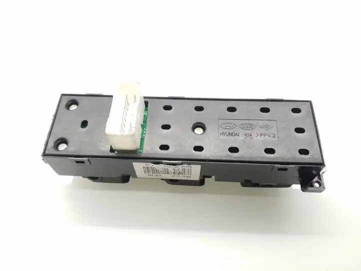 Hyundai Santa Fe (2005 - 2009) 935702B000 Блок кнопок стеклоподъемников — фото 3