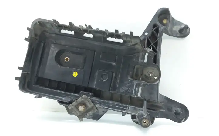 Volkswagen PASSAT B6 (2005 - 2010) 1K0915333H Площадка аккумулятора — фото 1