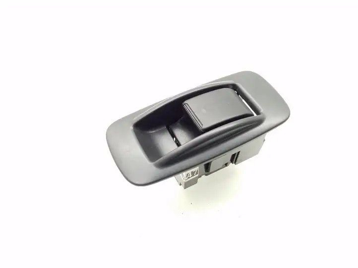 Toyota Corolla Verso AR10 (2004 - 2009) 848010F030 Кнопка стеклоподъемников — фото 1