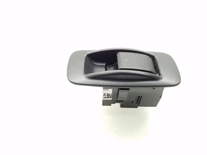 Toyota Corolla Verso AR10 (2004 - 2009) 848010F030 Кнопка стеклоподъемников — фото 2
