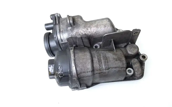 Volvo V70 (2000 - 2004) 08642839 Кронштейн масляного фильтра — фото 1