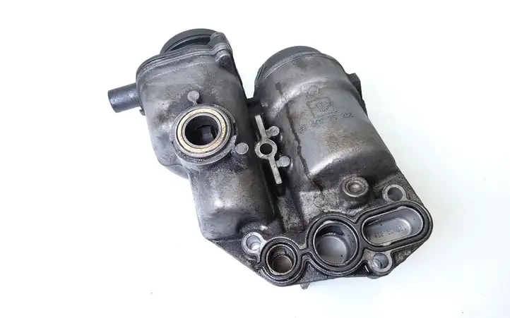 Volvo V70 (2000 - 2004) 08642839 Кронштейн масляного фильтра — фото 3