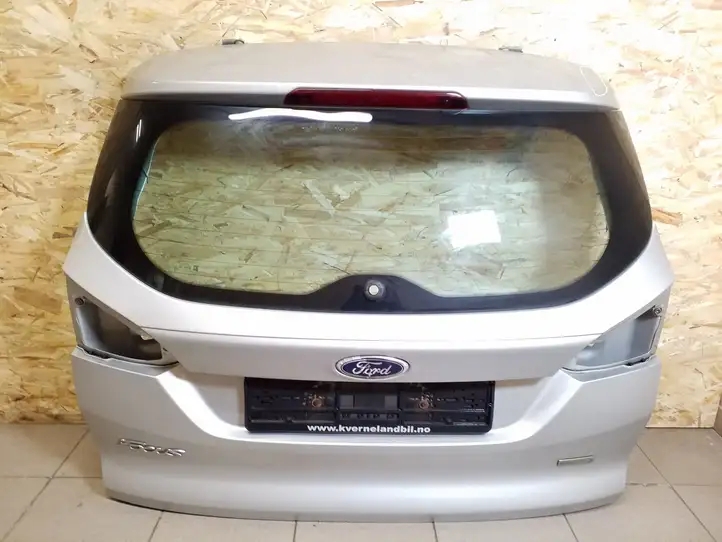 Ford Focus (2011 - 2015) Крышка багажника — фото 1