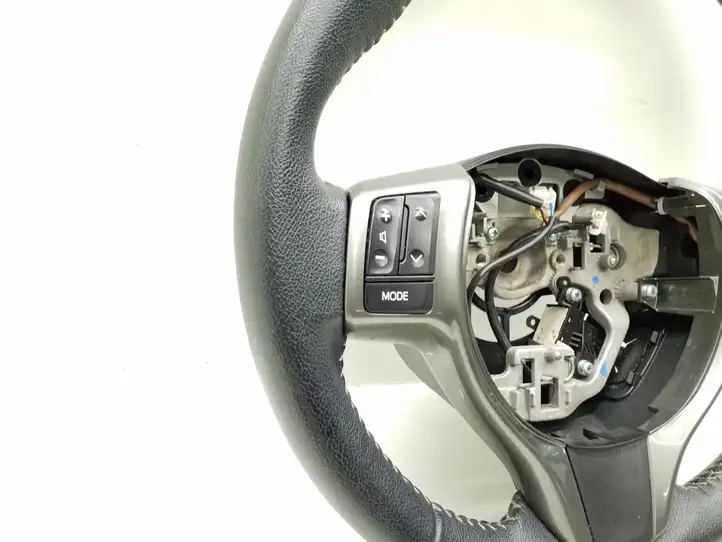 Toyota Yaris (2014 - 2019) Руль — фото 2