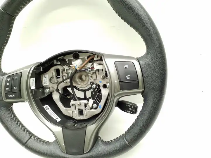 Toyota Yaris (2014 - 2019) Руль — фото 4