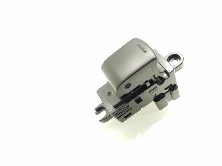 Nissan Qashqai (2006 - 2010) 25411BR00A Кнопка стеклоподъемников — фото 1