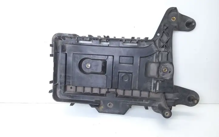 Volkswagen Touran I (2003 - 2010) 1K0915333H Площадка аккумулятора — фото 1